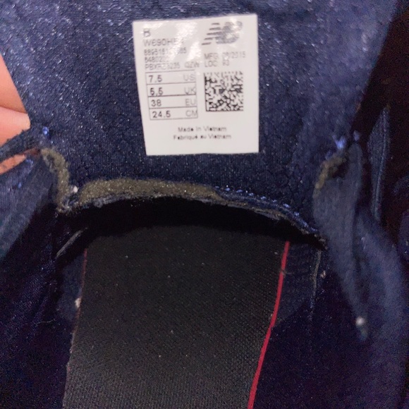 Navy Blue New Balance 7.5 - Picture 4 of 7